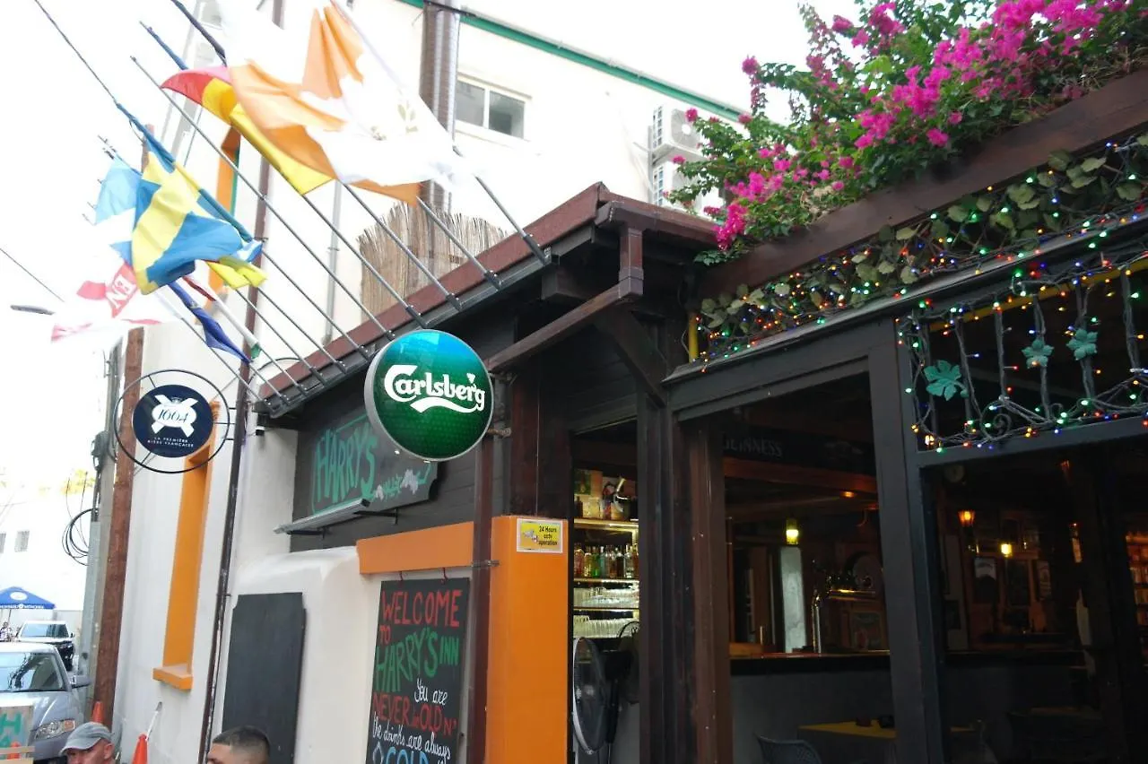 לרנקה Harrys Inn Guesthouse