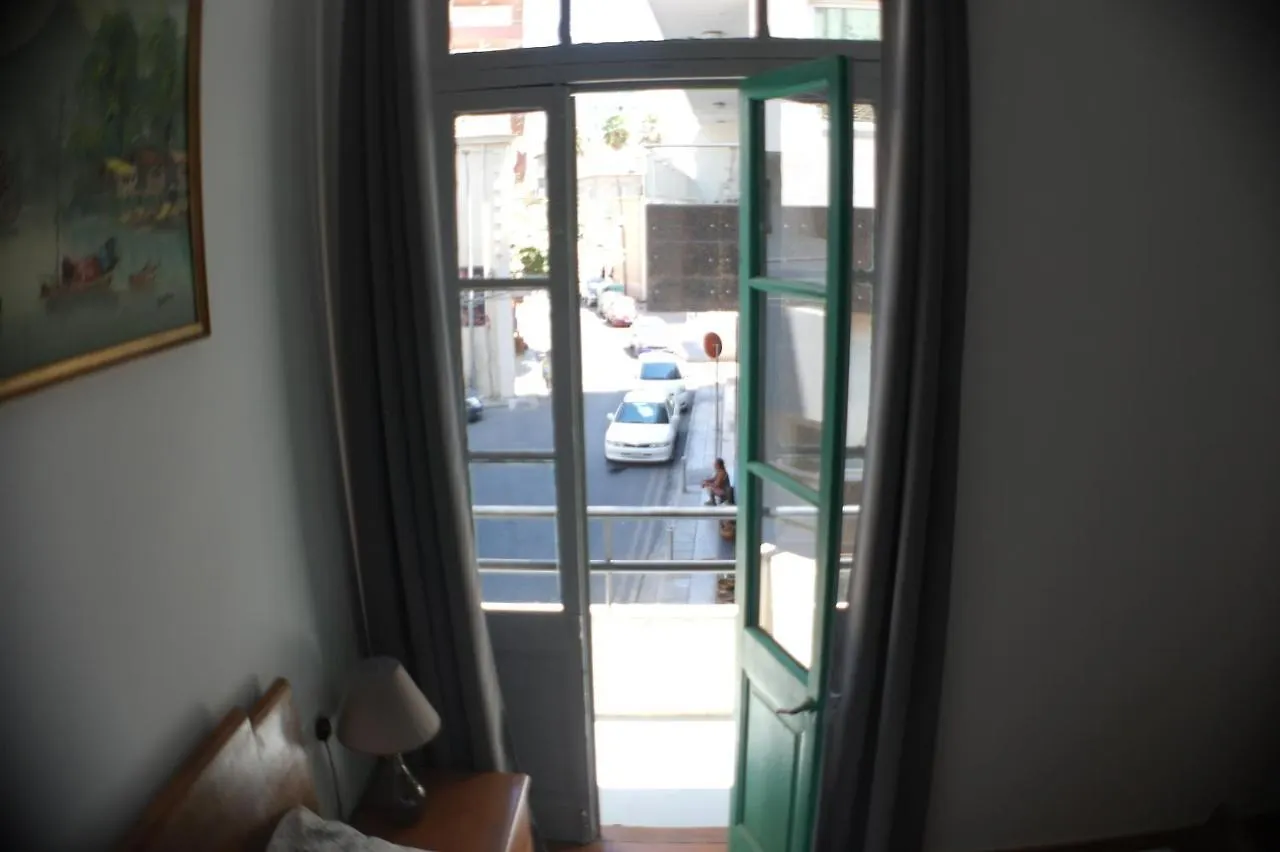 Harrys Inn Guesthouse Larnaca Konukevi